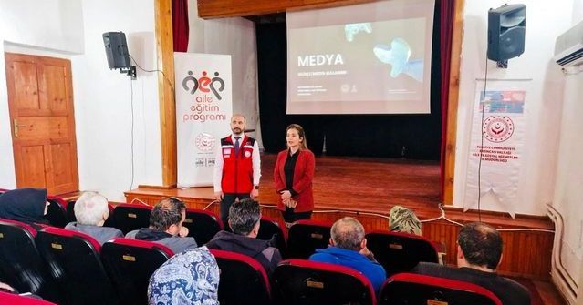 Kemaliye'de Velilere Yönelik Bilinçli Medya Kullanımı Konferansı Düzenlendi