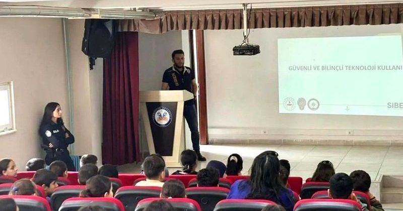 Saraydüzü’nde Öğrencilere Siber Güvenlik Farkındalık Eğitimi Verildi