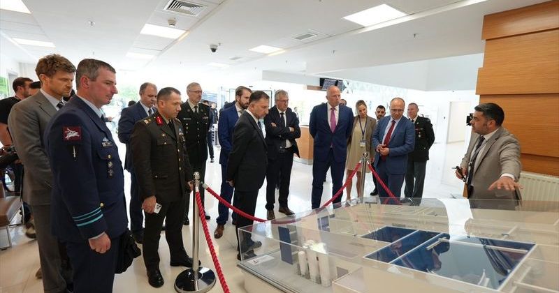 Belçika Savunma Bakanı Theo Francken TUSAŞ’ı Ziyaret Etti