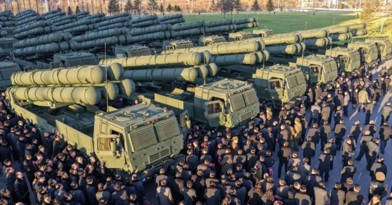 Kim Jong-un, Yapay Zeka Destekli 600 mm Çoklu Roketatarı Tanıttı