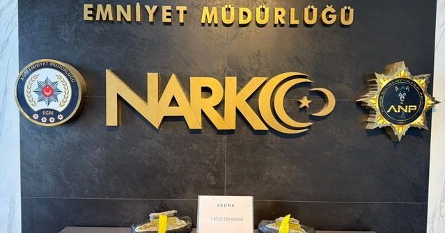 Ağrı'da İran'dan Gelen Tırda 1,220 Gram Uyuşturucu Yakalandı