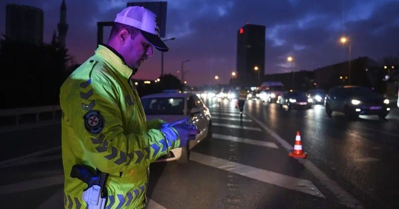 İstanbul'da Polis Dron Destekli Trafik Denetimi Yaptı