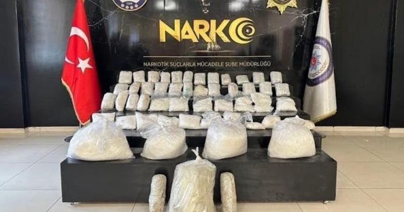 Van’da Kamyonette 90 Kiloyu Aşan Uyuşturucu Ele Geçirildi