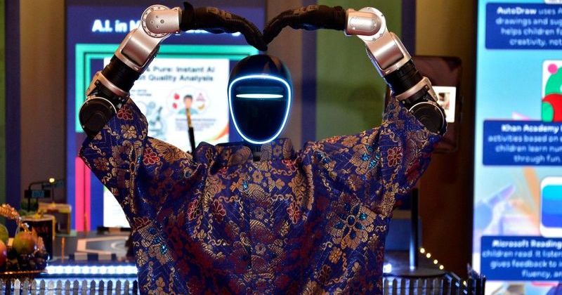 Brunei'de Hari Raya Kutlamalarında Çin Robotları Sahne Aldı