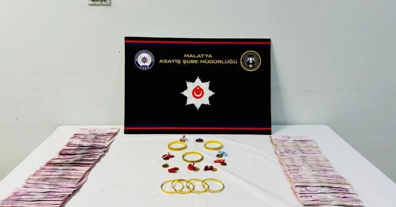 Polis ve Savcı Kılığındaki Dolandırıcıların Tuzağı Kuyumcuda Bozuldu