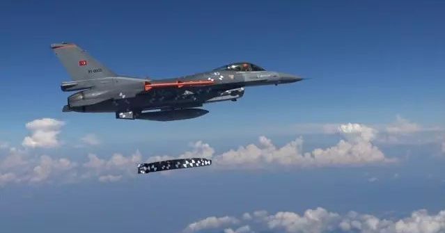 TÜBİTAK SAGE'nin SOM-J Füzesi Canlı Atış Testini Başarıyla Tamamladı