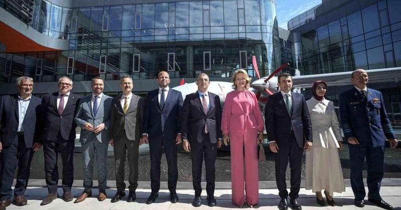 Belçika Kraliçesi Mathilde, Baykar'ın Milli İHA Merkezini Ziyaret Etti