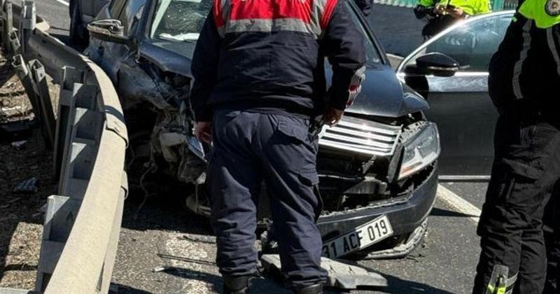 Çalıntı Araçla Kaçan Şüpheli Polis İhtarına Uymayıp Kaza Yaptı