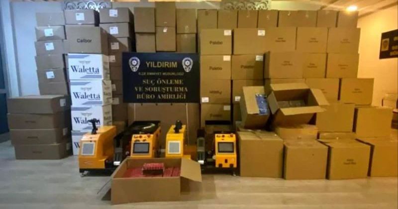 Bursa'da Kaçak Sigara İmalathanesine Operasyon: 460 Kilo Tütün Ele Geçirildi