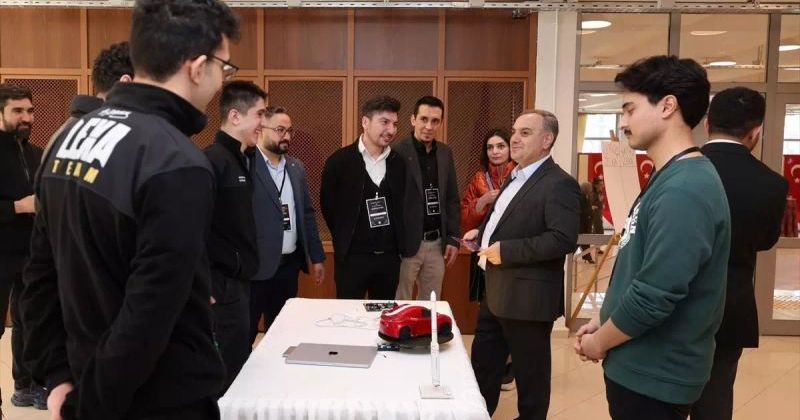 Erciyes Üniversitesi’nde Gerçek ve Yapay Zeka Sempozyumu Düzenlendi