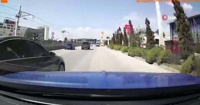 Bursa’da Trafikte Tehlike Yaratan Makas Atma Anları Kamerada