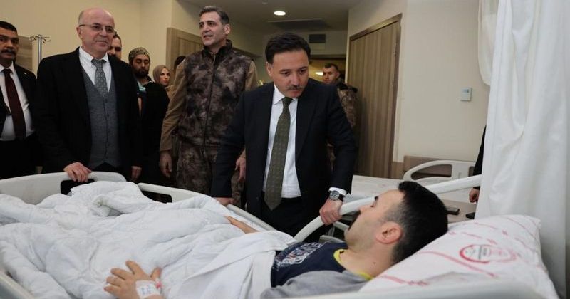 İçişleri Bakanı Mustafa Çiftçi, Yaralı Özel Harekat Polisiyle Görüntülü Görüştü