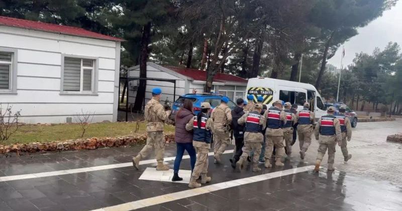Jandarma 12 İlde Nitelikli Dolandırıcılık ve Yasa Dışı Bahis Operasyonu Düzenledi