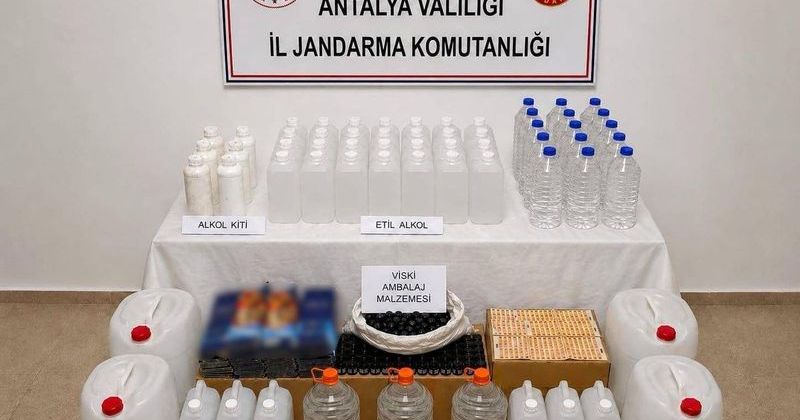 Antalya Konyaaltı'nda Kaçak Alkol Operasyonunda 170 Litre Etil Alkol Ele Geçirildi