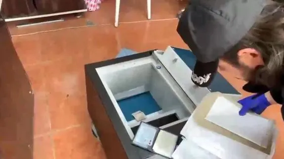 Kars'ta Tefecilik Operasyonunda Milyonluk Evrak ve Uyuşturucu Ele Geçirildi
