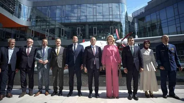 Belçika Kraliçesi Mathilde, Baykar'ın Milli İHA Merkezini Ziyaret Etti