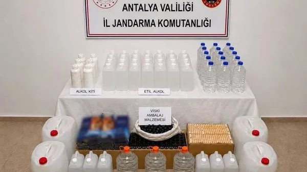 Antalya Konyaaltı'nda Kaçak Alkol Operasyonunda 170 Litre Etil Alkol Ele Geçirildi