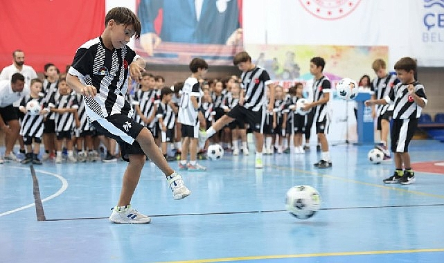 Çeşme Belediyesi Yaz Spor Okulu'nda sertifika coşkusu