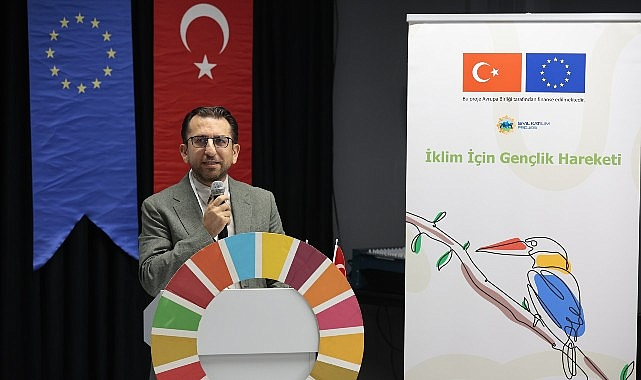 Gençler iklim eylemi için Konak'ta zirve yaptı