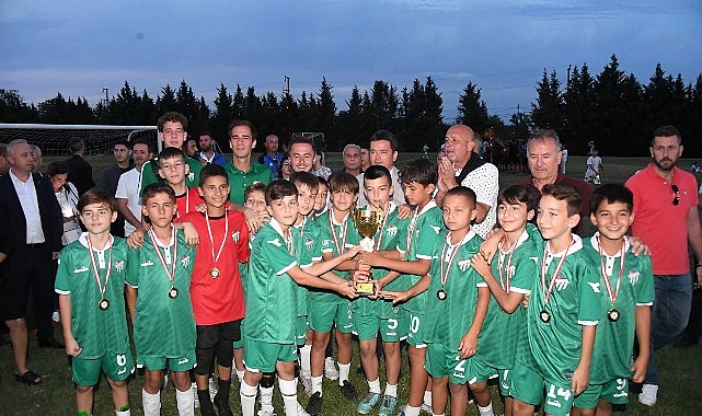 Osmangazi'de minik yetenekler futbol şöleninde buluştu