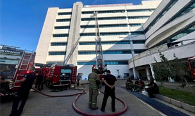İzmir İtfaiyesi Torbalı'daki hastane yangınına müdahale etti