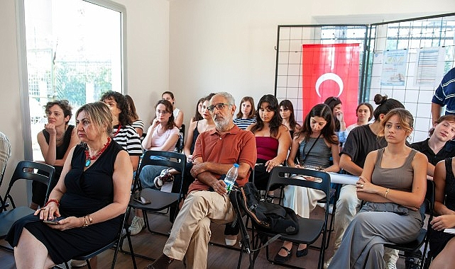 Karşıyaka'da genç tasarımcıların eserleri Galeri Alt'ta sergileniyor