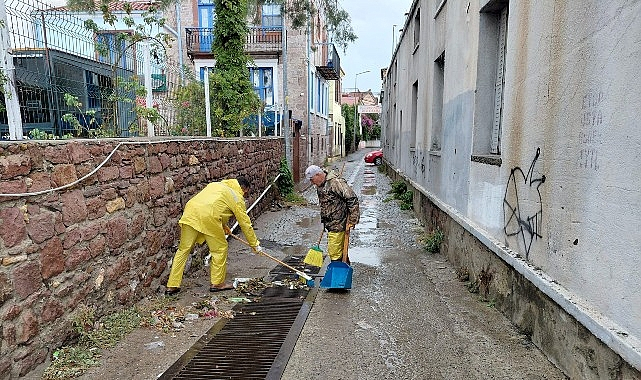 Kuzey Ege'de etkili olan yağışa Ayvalık Belediyesi'nden anında müdahale