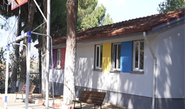 İzmir Büyükşehir Belediyesi Okul Aile Birliklerine Destek Projesiyle Velilerin Takdirini Kazanıyor