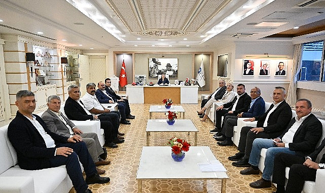 Muhtarlardan Başkan Vekili Özdemir'e ziyaret