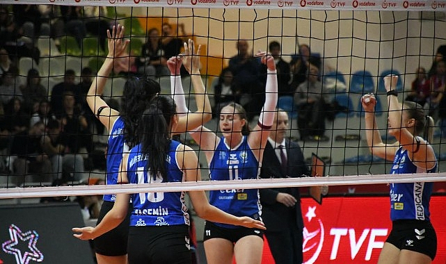 Nilüfer Belediyespor, Aras Spor'u Zorlu Mücadelede 3-2 Yendi