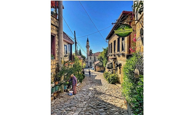 Yeşilyurt Köyü, Sonbaharın Renkleriyle Cumhuriyet Coşkusunu Doğada Kutluyor