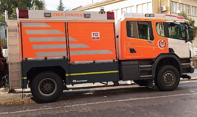 İzmir İtfaiyesi, Balıkesir Sındırgı Depremi Sonrası Bölgeye Destek İçin Sevk Edildi