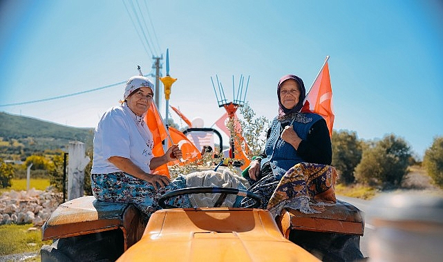 Başkan Hatice Gençay, Akköy Cumhuriyet Konvoyunda Cumhuriyet Bayramı Coşkusuna Ortak Oldu