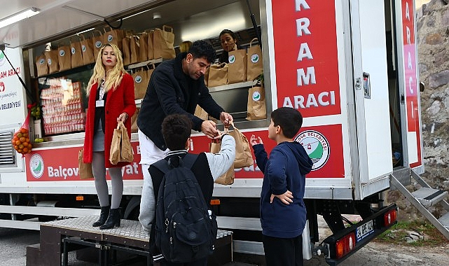 Balçova Belediyesi'nden Okullarda Haftalık Beslenme Desteği