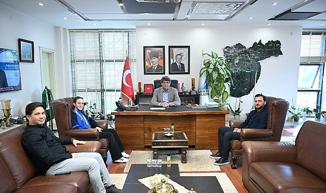 Kartepe'nin Gururu Genç Sporcular Başkan Kocaman ile Buluştu