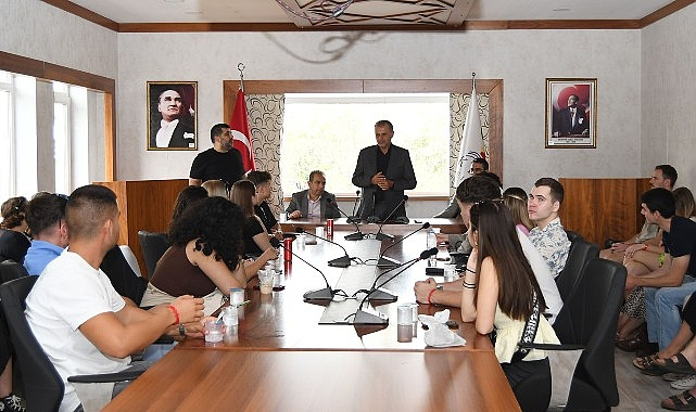 Erasmus Öğrencileri Kemer Belediye Başkan Vekili Mustafa Bilici’yi Ziyaret Etti