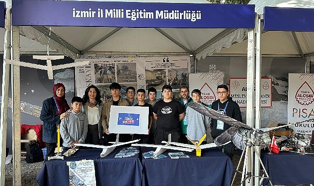 İzmirli Öğrenciler TÜBİTAK 5. Kutup Şenliği'nde Bilimle Buluştu
