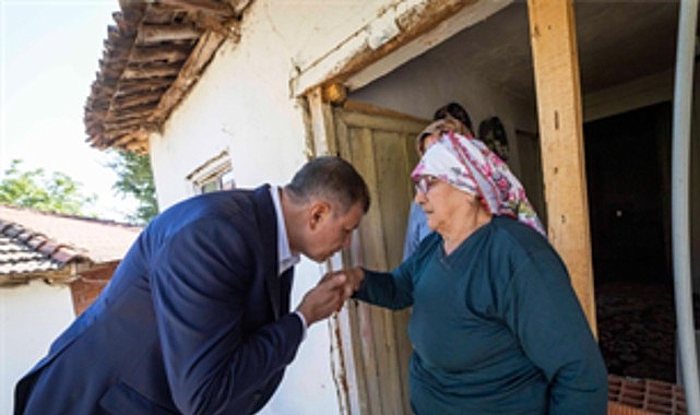 Başkan Tugay'dan yangında vefat eden Şahin'in aile evine taziye ziyareti