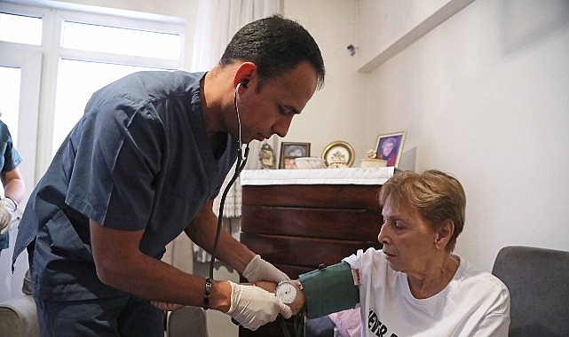 Çankaya Belediyesi'nin Evde Bakım Hizmetleri Sürüyor